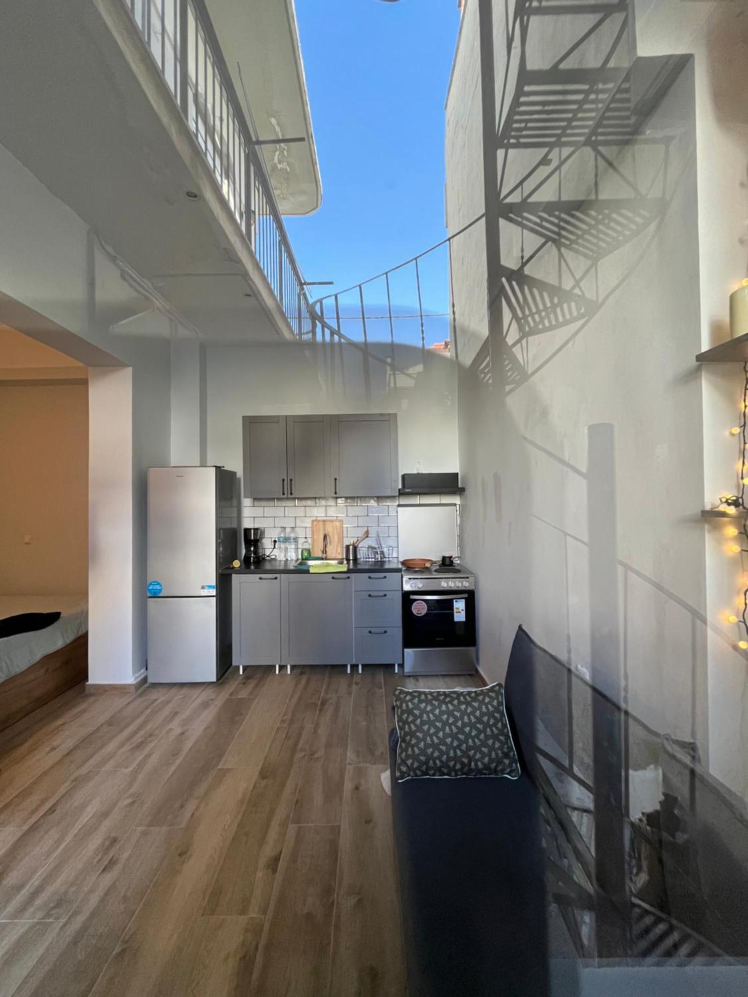 Noa - Designed Garden Studio In The City Center Kalamata Luaran gambar